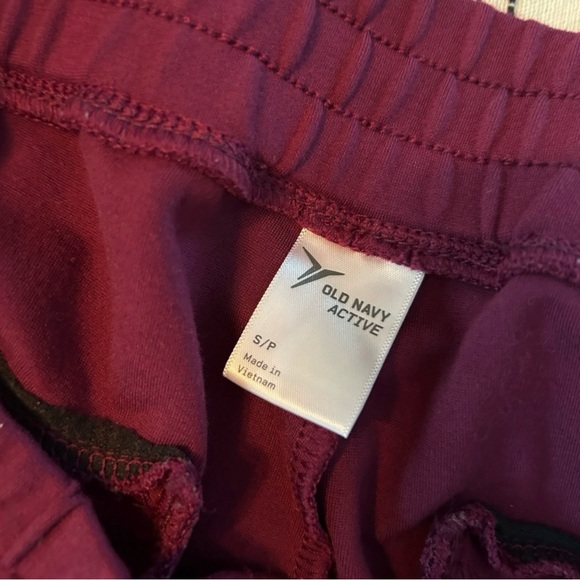 Old Navy active capris size s/p - Picture 3 of 4